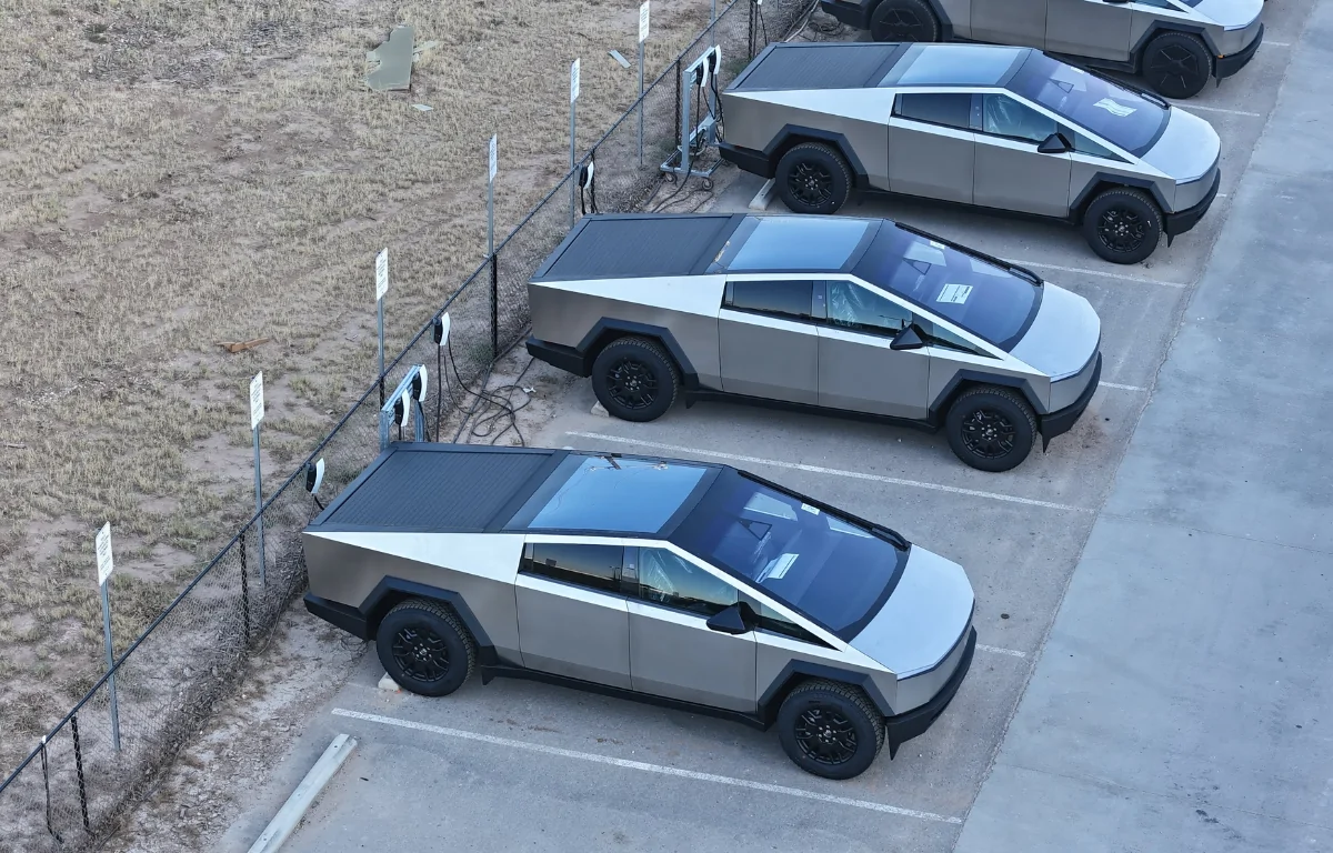 leaked images of Tesla non-foundation series