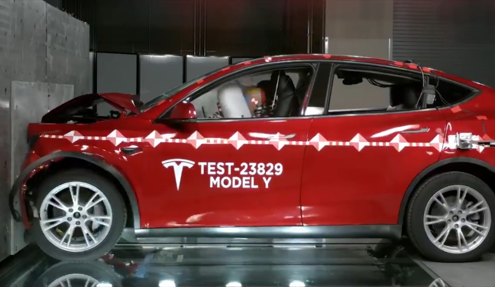 Tesla exec shares company practice to encourage development of safe vehicles