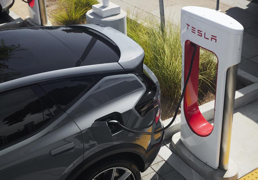 polestar-tesla-supercharger-2