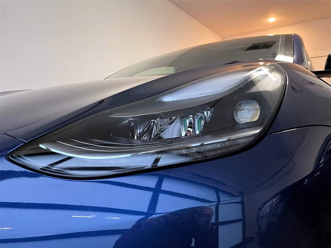 tesla-matrix-headlight