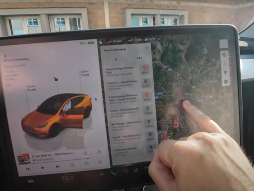 Tesla map now showing third party charging station occupancy