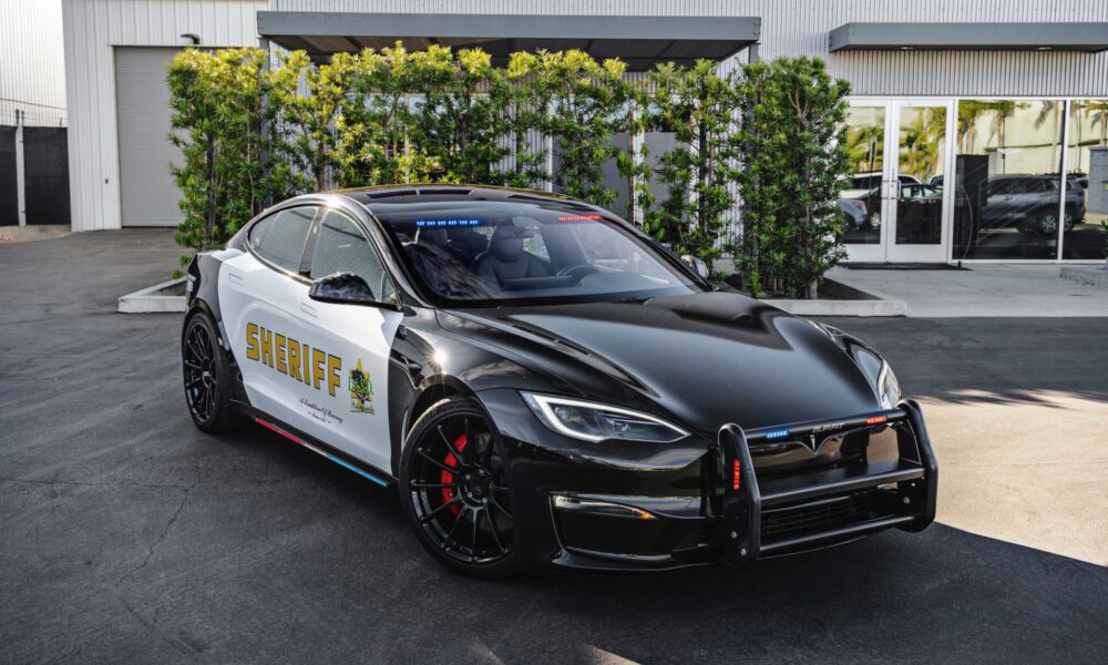 tesla-model-s-plaid-police-cruiser-unplugged-performance-up-fit