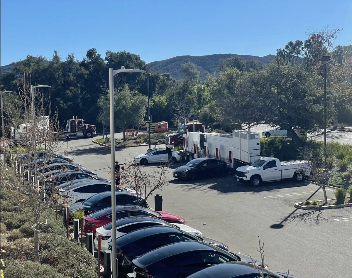 Super chargers powered by Megapacks deployed at Thousand Oaks, CA