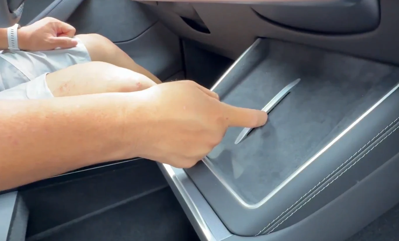 new model y l features