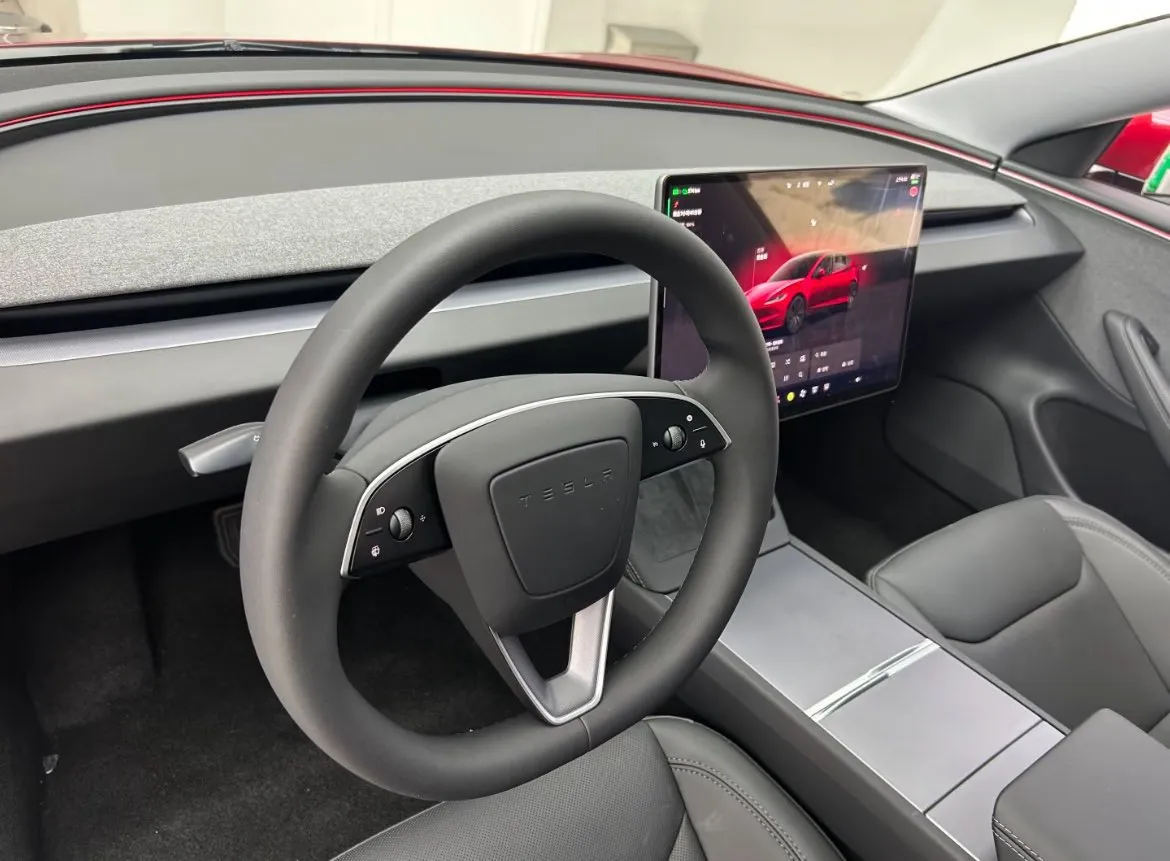 Tesla Model 3 Stalk is back