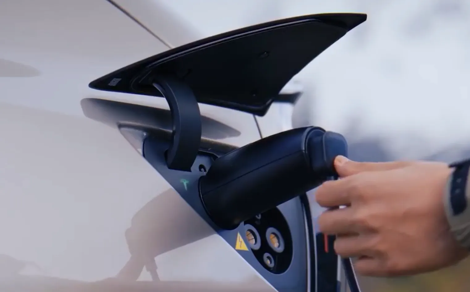 External power supply (V2L) for the Model Y L