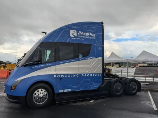 Roadone Tesla Semi