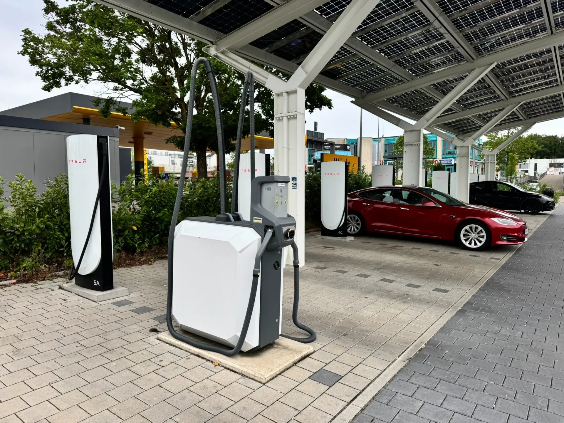 Tesla car vacuum - Supercharger