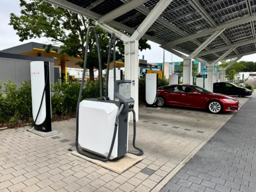 Tesla car vacuum - Supercharger
