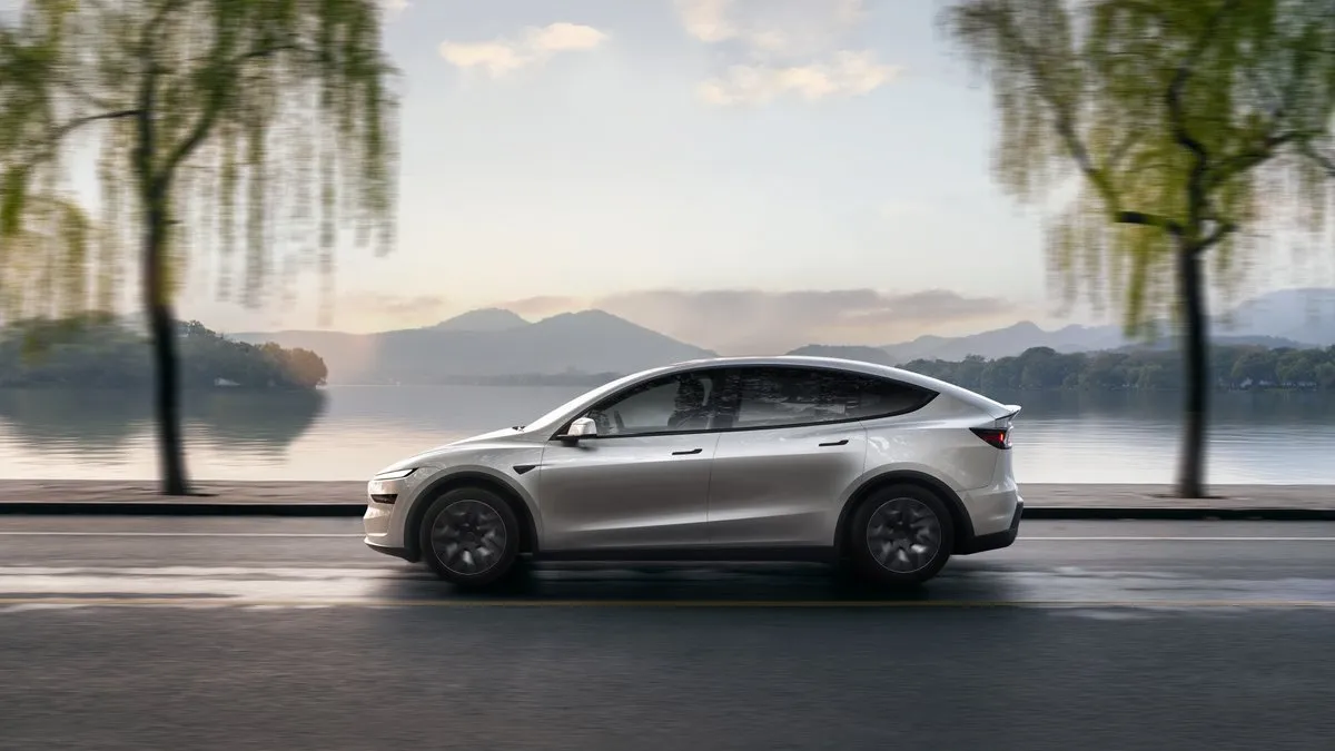 Tesla Model Y L Side